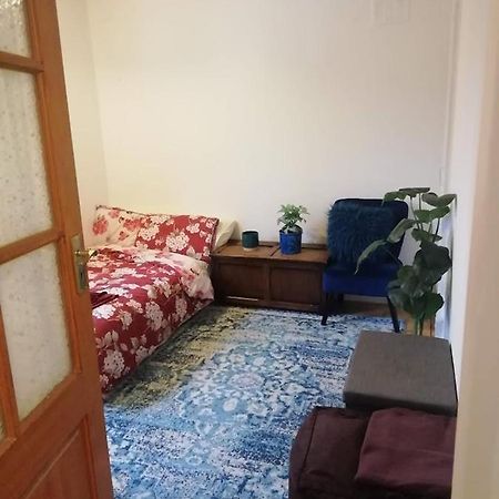 Single Bedroom In A Cozy Maisonette - บุชชี ภายนอก รูปภาพ