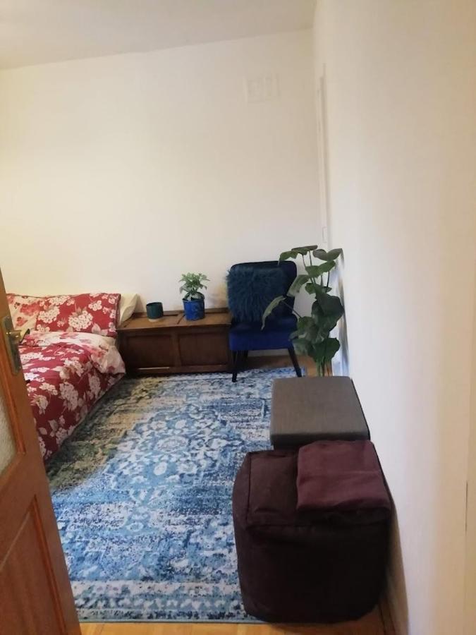 Single Bedroom In A Cozy Maisonette - บุชชี ภายนอก รูปภาพ